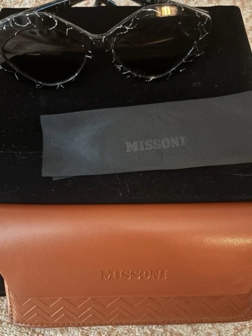 Missoni Black Marbled Frame Sunglasses with Brown Case - Picture 6 of 6